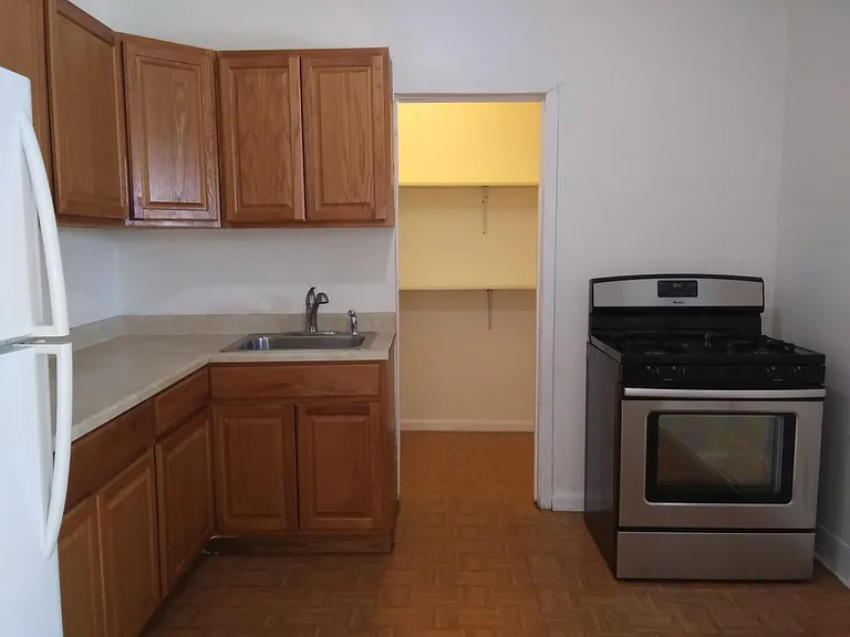 Eat-in kitchen