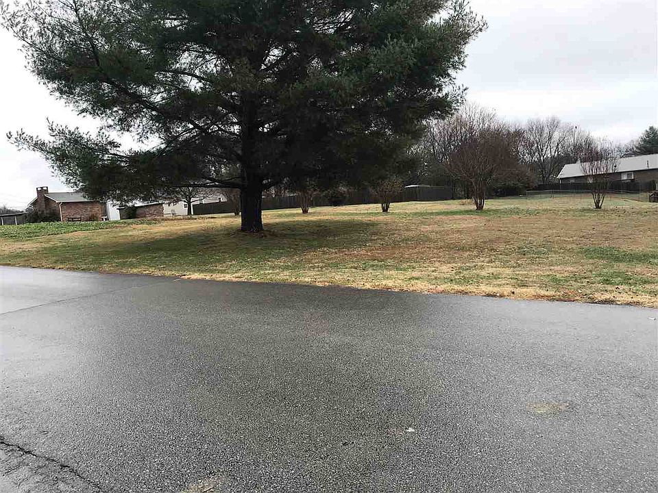 1st image of Stuart Ln