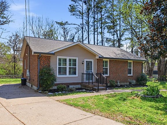 3rd image of 403 Sunny Acre Ct