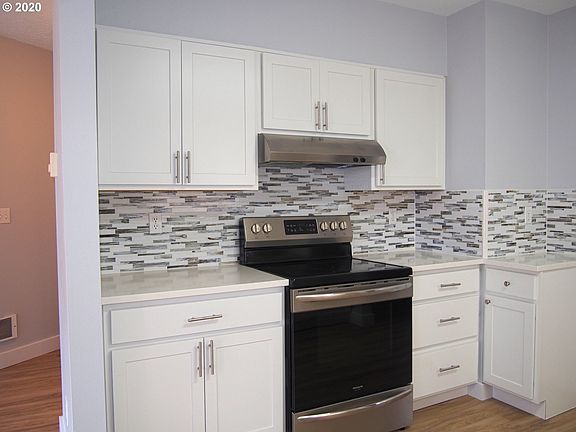 4th image of 1305 SW 62nd St