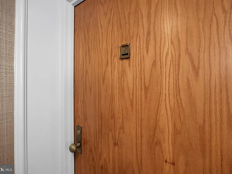 1800 Old Meadow Rd #101 — Photo 34
