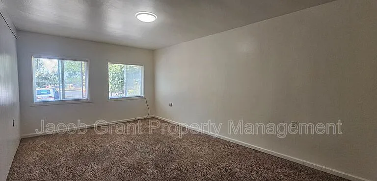 676 Memorial Dr #102 — Photo 6
