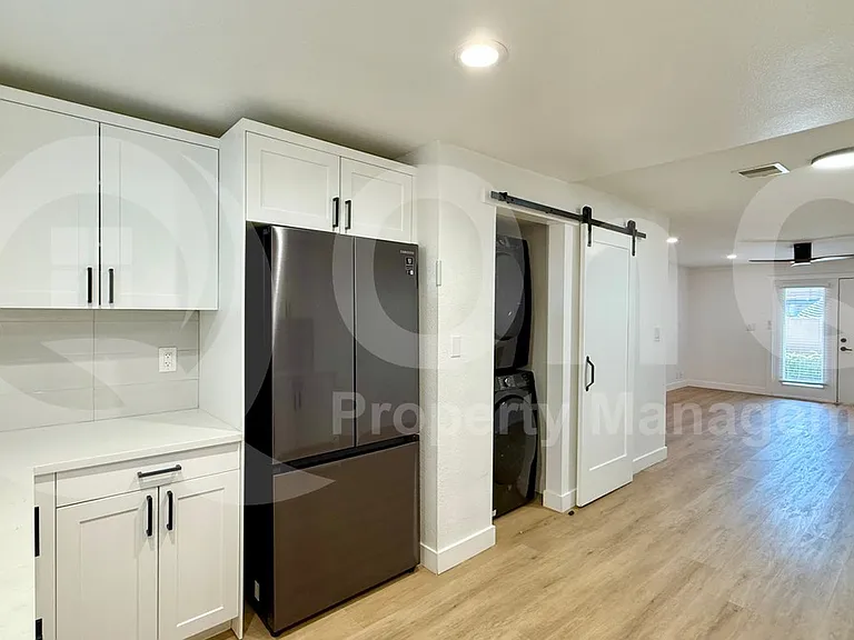 1840 W Thomas Rd #10 — Photo 4