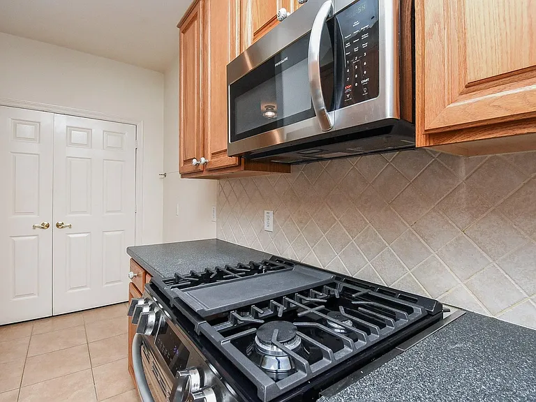 13646 Garden Grove Ct — Photo 14