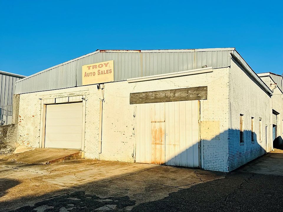 2nd image of 210 S Three Notch St