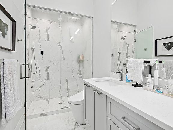 5th image of 1544 N Wieland St #1