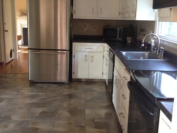 5th image of 78 E Mountain Dr