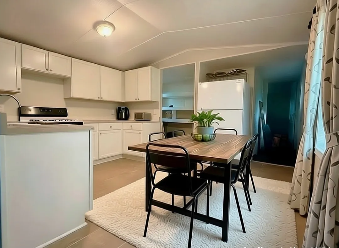 3 bed, 1450 sqft, $1,697 — Photo 3