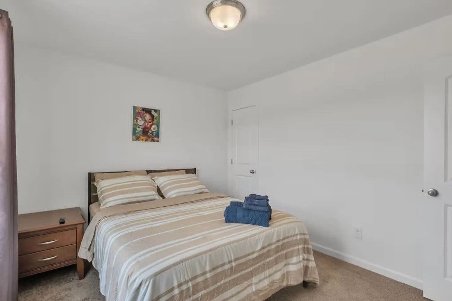 4 bed, 2.0 bath, 1894 sqft, $3,419 — Photo 3