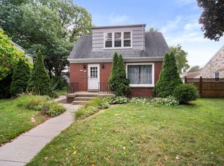 2115 W Kendall Ave, Glendale, WI 53209