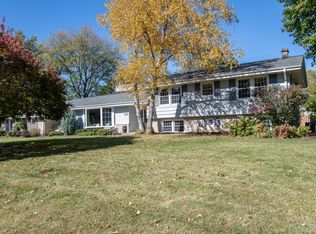 16100 Choctaw Trl, Brookfield, WI 53005