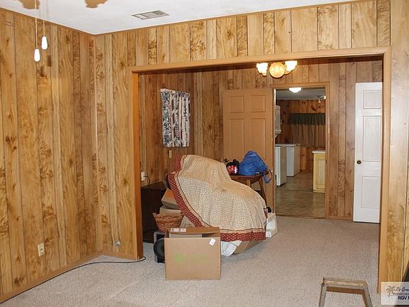 2nd image of 122 Dawley St