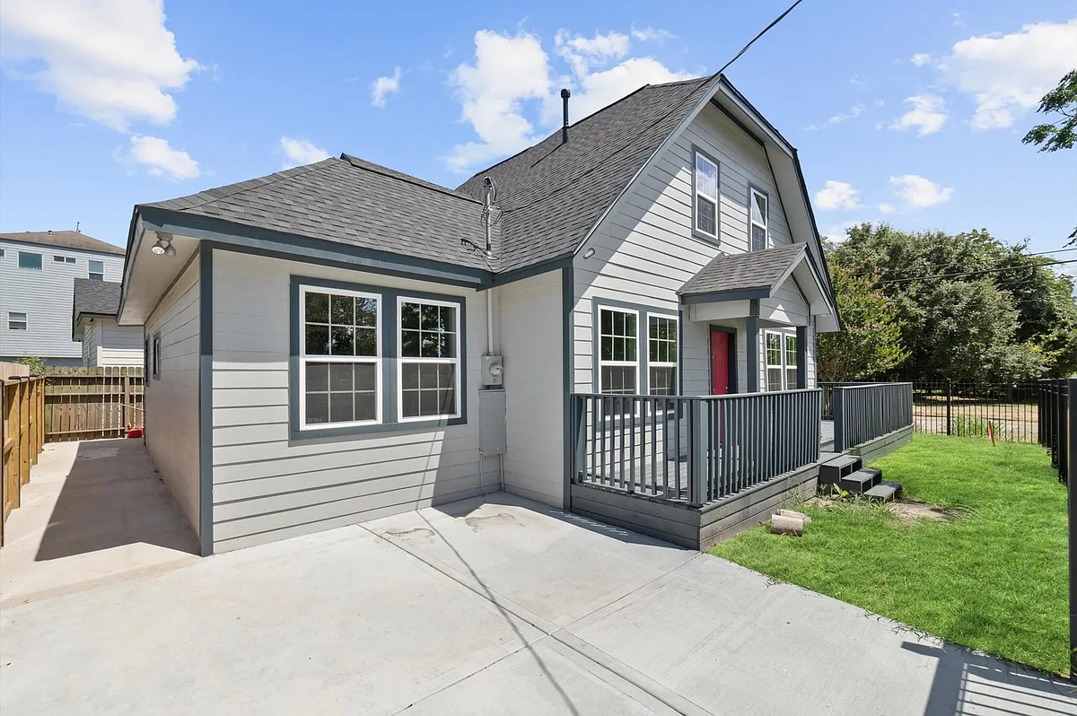 Building Photo - 2220 Holman St