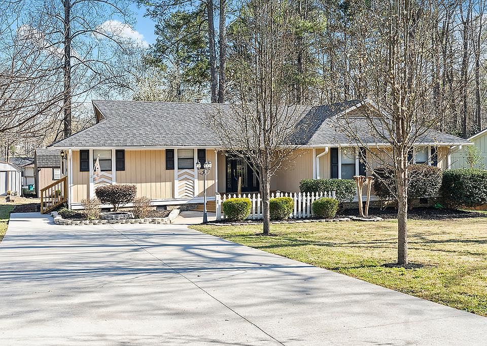 1st image of 115 Birch Trl
