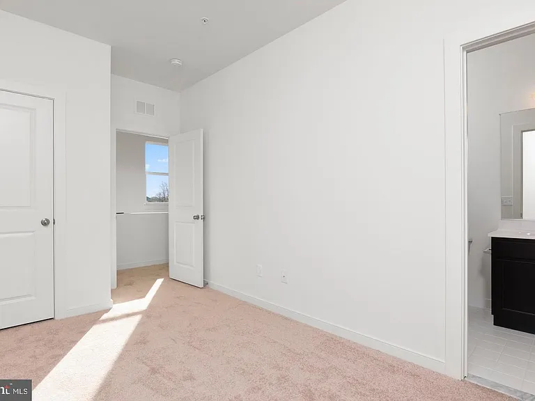 13 1st Ave SW #6 — Photo 22