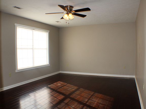 5th image of 3690 Southmeade Dr