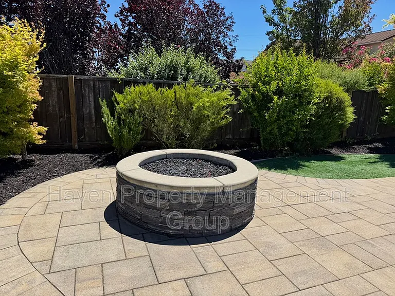 7420 Hansen Dr — Photo 5