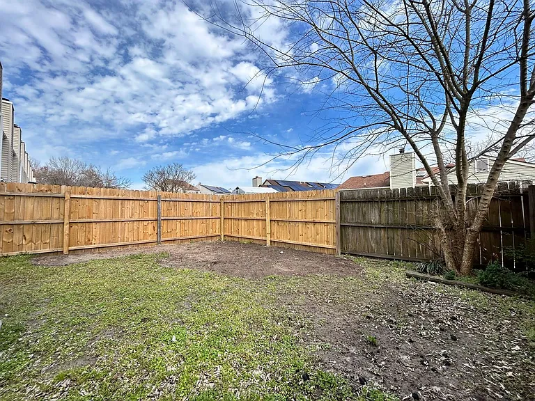 616 Aubrey Dr — Photo 16