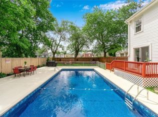 15 Warwick Rd, Pawtucket, RI 02861