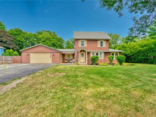 590 Holley St, Brockport, NY 14420