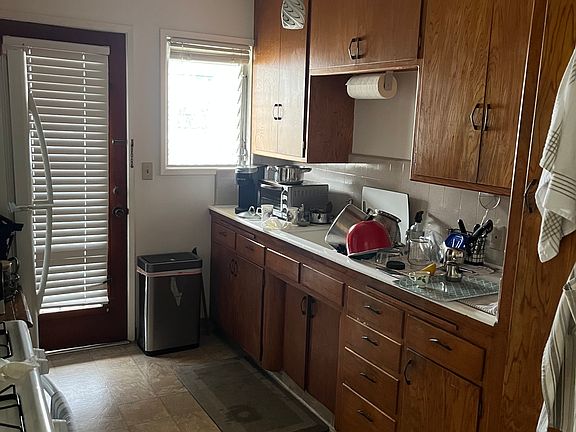 5th image of 238 N Jackson St APT A