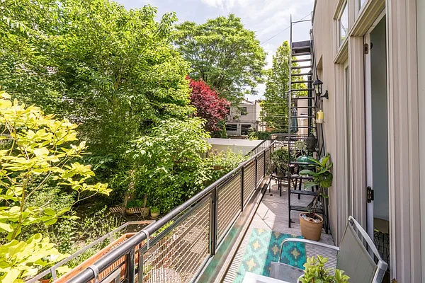 Rented by MNS | media 5