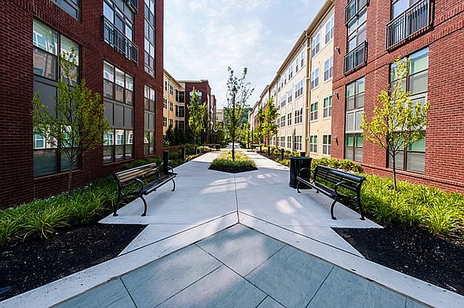 moneill_CourtsatSpringmill_-4-677x450-491dfb2