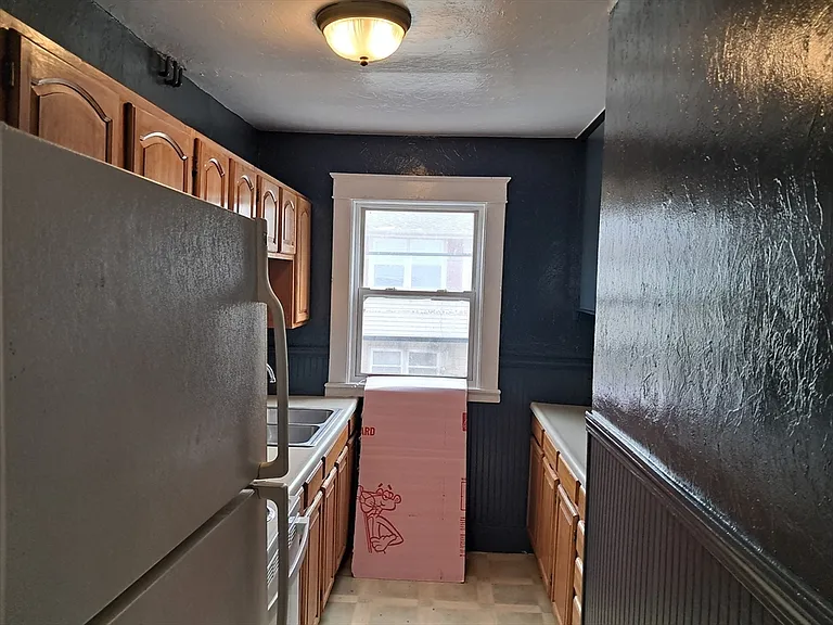 146 Charlton St #1 — Photo 5