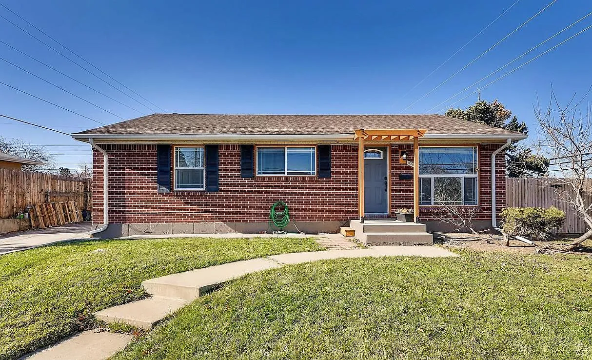 4 bed, 1950 sqft, $3,200 — Photo 1