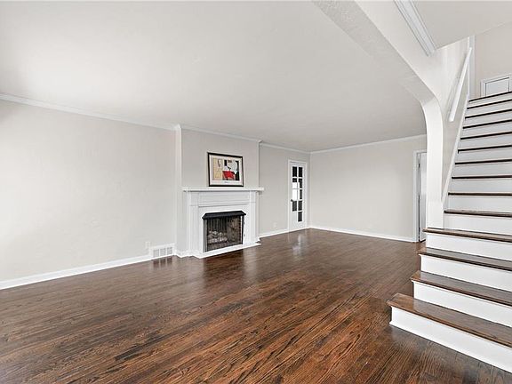 4th image of 7304 Campbell St