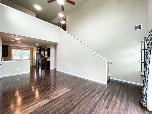 3rd image of 1620 Bryant Dr Unit 1004