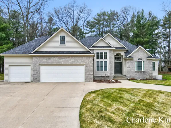 18839 Legacy Point Dr, Spring Lake, MI 49456