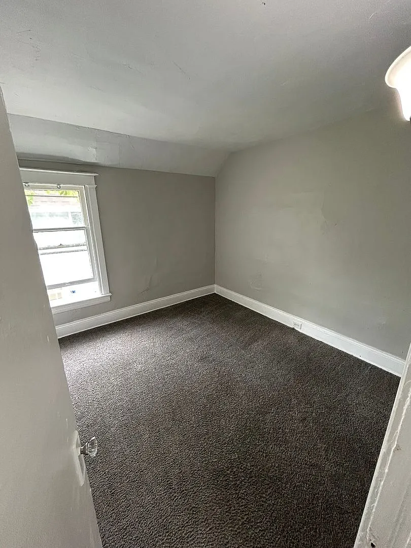 12918 Ferris Avenue — Photo 2