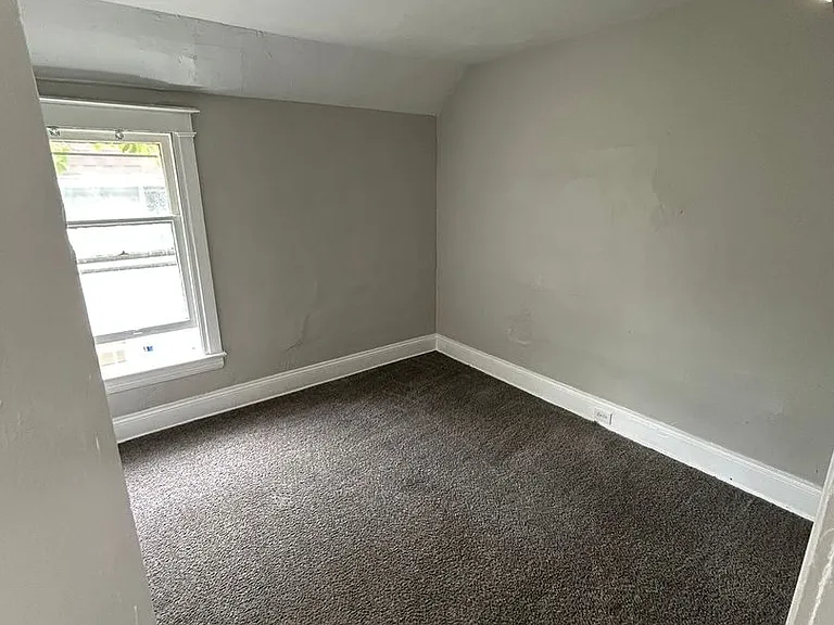 12918 Ferris Ave — Photo 2