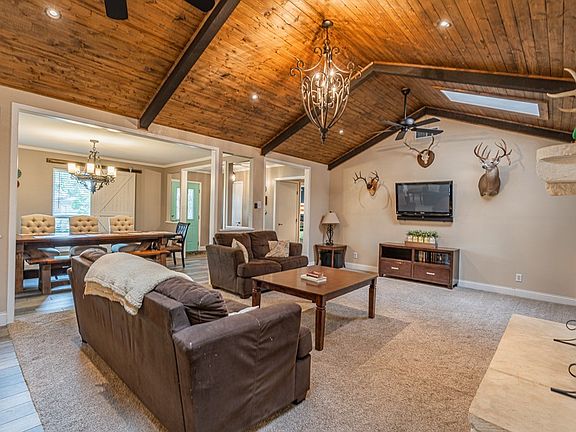 3rd image of 2709 Alta Vista Ln