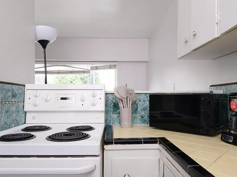 1540 Haro St #101 — Photo 14