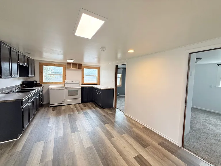 3239 39th Ave SW — Photo 7
