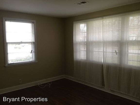 2nd image of 1915-A Sweetbriar Ave