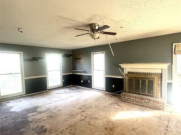 3rd image of 606 Timberlake Rd