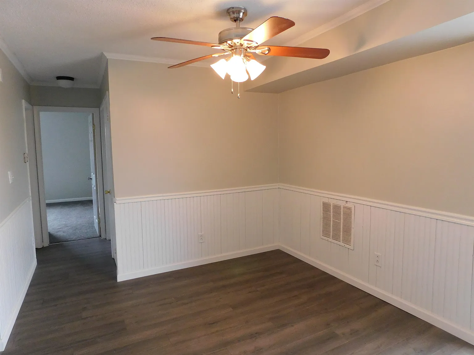 1028 Adams Avenue- UNIT 3B - 1 — Photo 4
