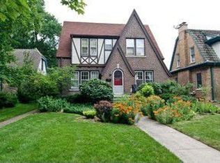 2120 McDaniel Ave, Evanston, IL 60201