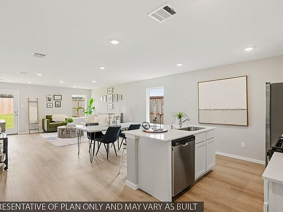 3rd image of 40539 Clover Willow Dr