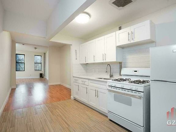 5th image of 1731 Lexington Ave #4AA