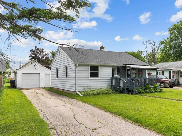 1106 Jefferson St, New London, WI 54961