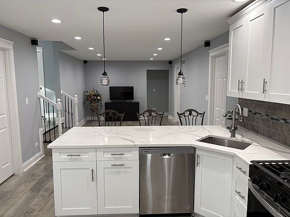 2nd image of 5517 Essex Rd