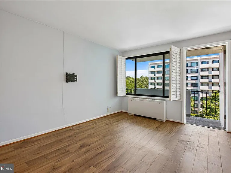 4501 Arlington Blvd #502 — Photo 4