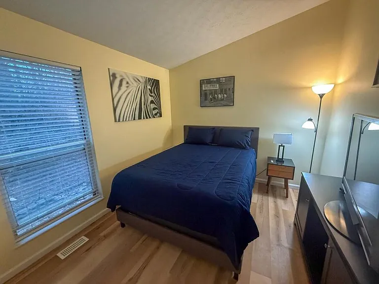 528 Beaumont Ct — Photo 12