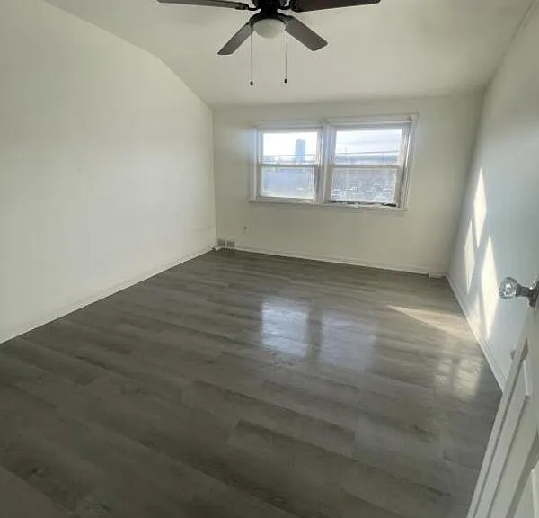 326 Northland Ave — Photo 3