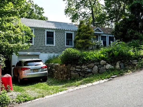 51 Aloma Road, Rocky Point, NY 11778