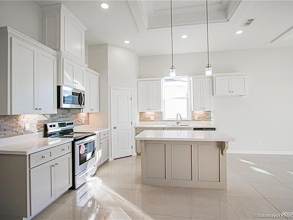 5th image of 4009 S Rodman Ln S